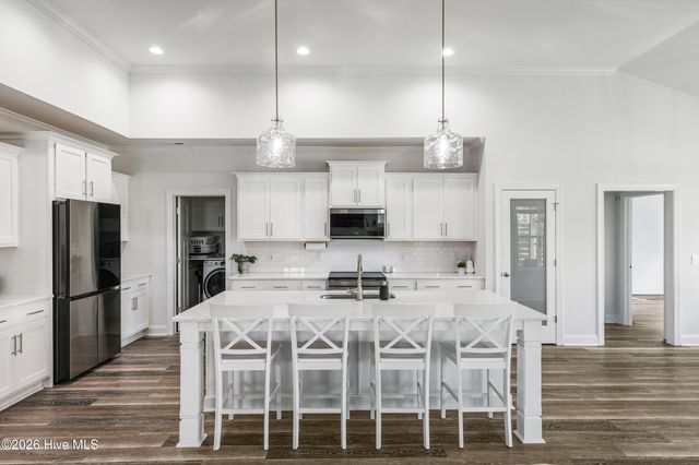 67 Man O War Lane, Hampstead, NC 28443