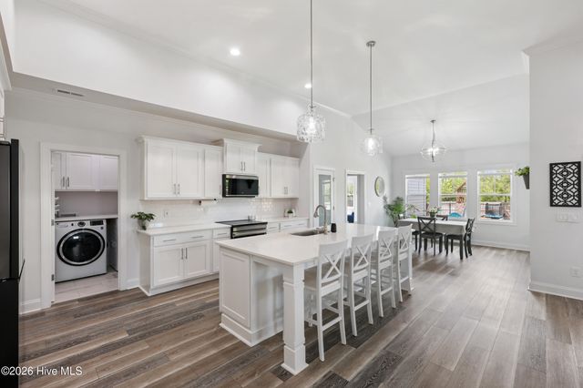 67 Man O War Lane, Hampstead, NC 28443