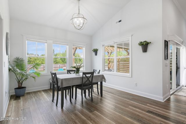 67 Man O War Lane, Hampstead, NC 28443