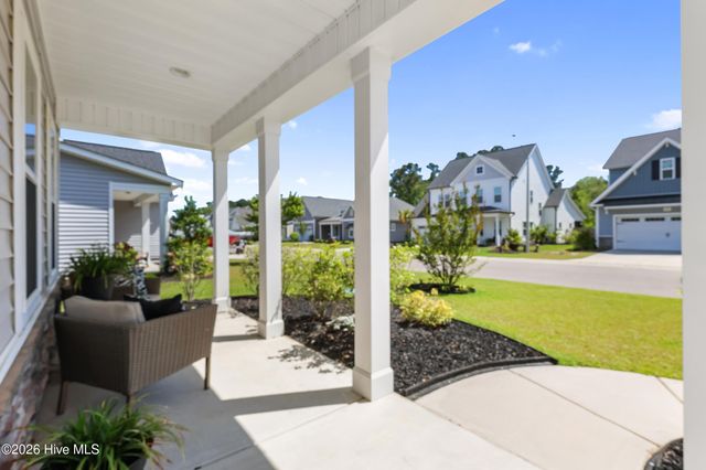67 Man O War Lane, Hampstead, NC 28443