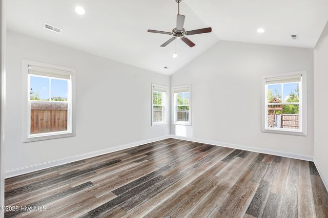 67 Man O War Lane, Hampstead, NC 28443