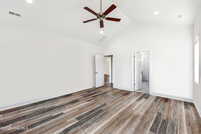 67 Man O War Lane, Hampstead, NC 28443