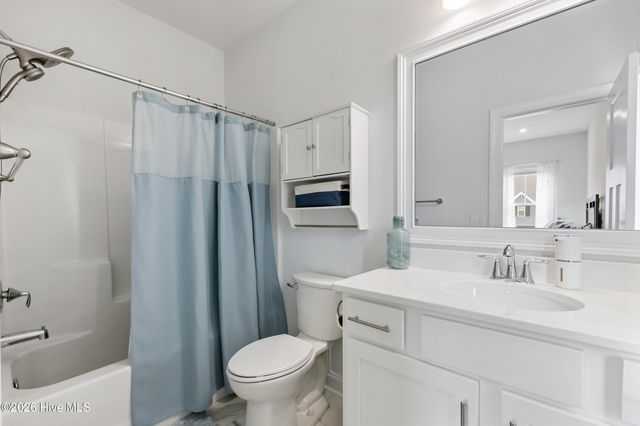 67 Man O War Lane, Hampstead, NC 28443