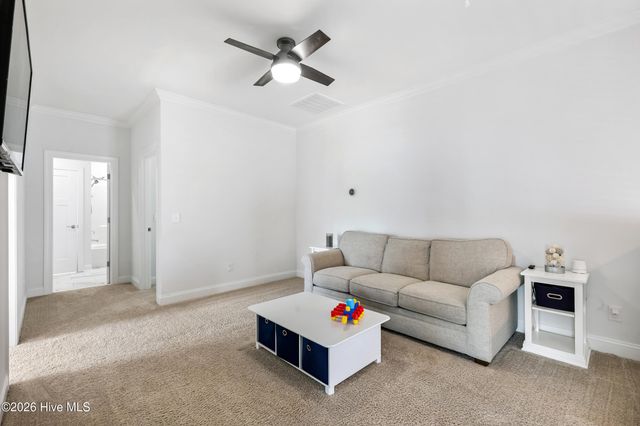 67 Man O War Lane, Hampstead, NC 28443