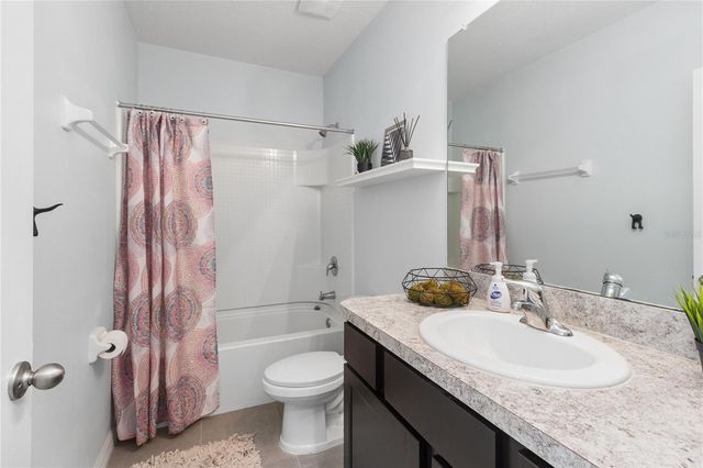 417 NEWMONT CIRCLE, Ruskin, FL 33570