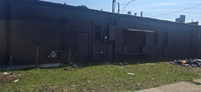 16393 E WARREN Avenue, Detroit, MI 48224