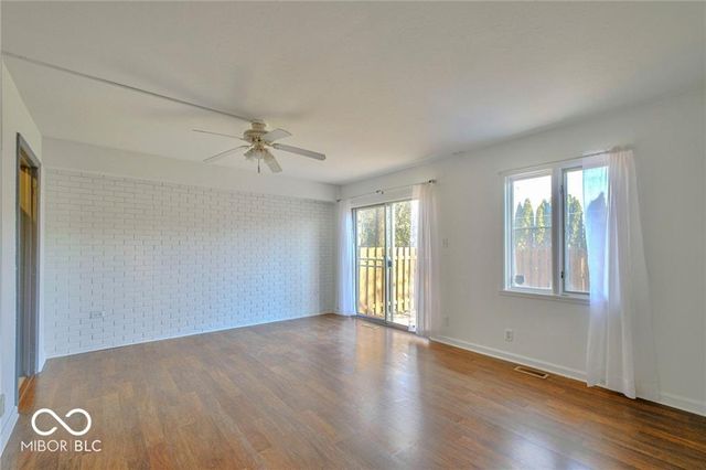 8527 Canterbury Square E, Indianapolis, IN 46260