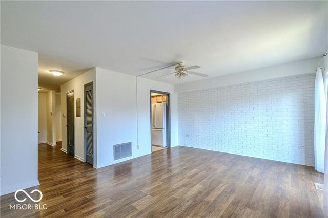 8527 Canterbury Square E, Indianapolis, IN 46260