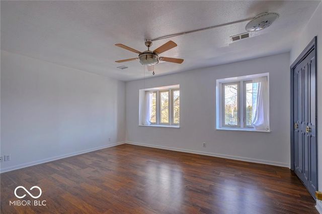 8527 Canterbury Square E, Indianapolis, IN 46260