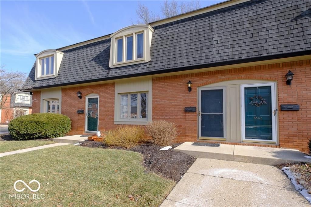 8527 Canterbury Square E, Indianapolis, IN 46260