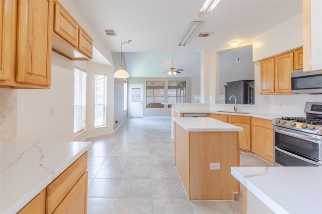 12214 Meadow Lane Court, Stafford, TX 77477