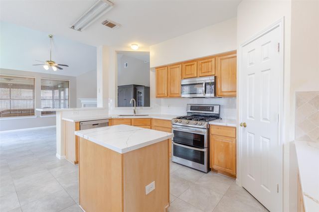12214 Meadow Lane Court, Stafford, TX 77477