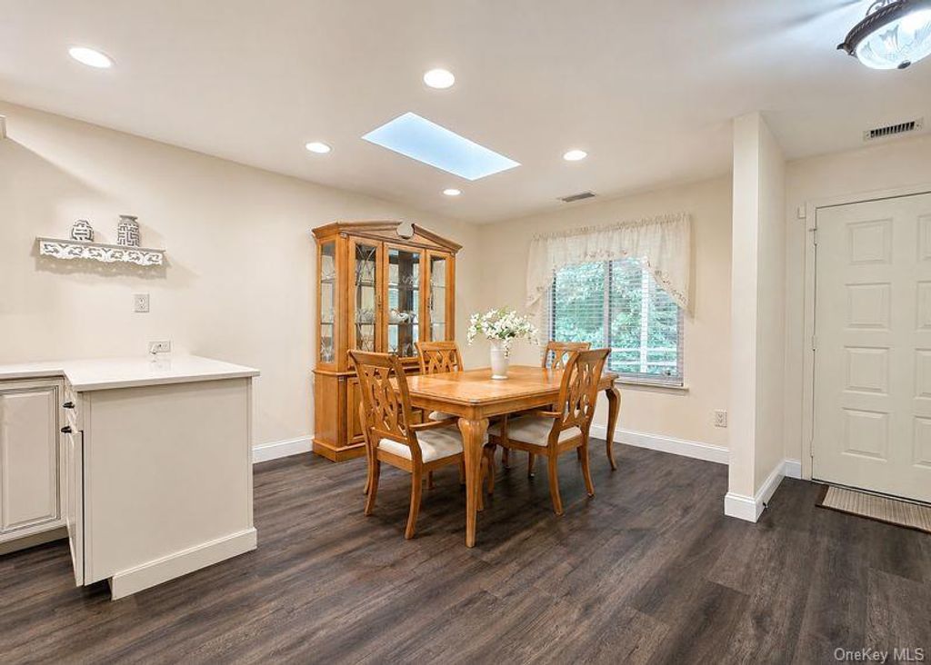 188 Birchwood Road, Coram, NY 11727 — photo 3