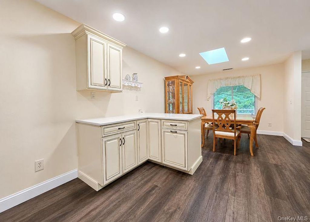 188 Birchwood Road, Coram, NY 11727 — photo 5