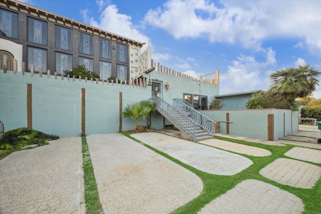 614 Pine Gully Road, Seabrook, TX 77586