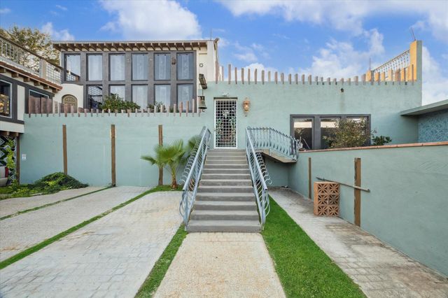 614 Pine Gully Road, Seabrook, TX 77586