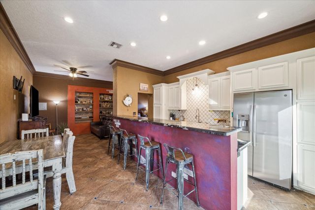 614 Pine Gully Road, Seabrook, TX 77586