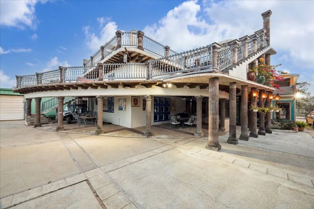 614 Pine Gully Road, Seabrook, TX 77586