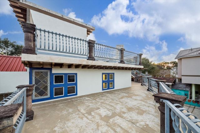 614 Pine Gully Road, Seabrook, TX 77586