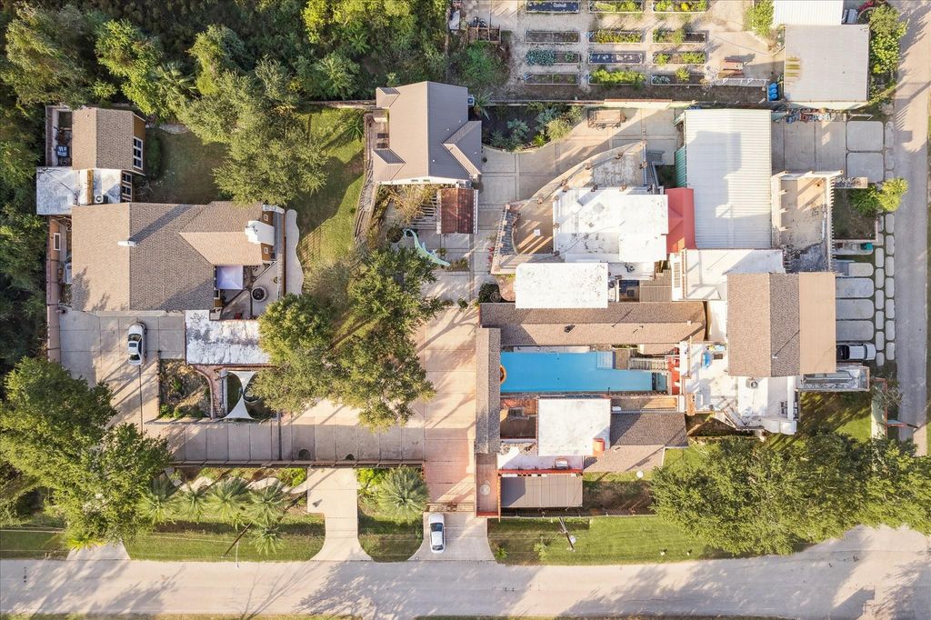 614 Pine Gully Road, Seabrook, TX 77586