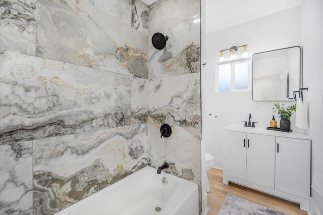 939 N Safford Avenue, Fresno, CA 93728