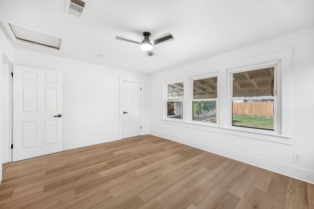 939 N Safford Avenue, Fresno, CA 93728