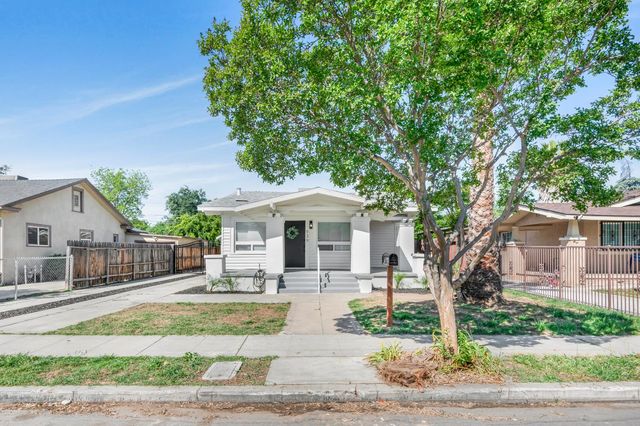 939 N Safford Avenue, Fresno, CA 93728