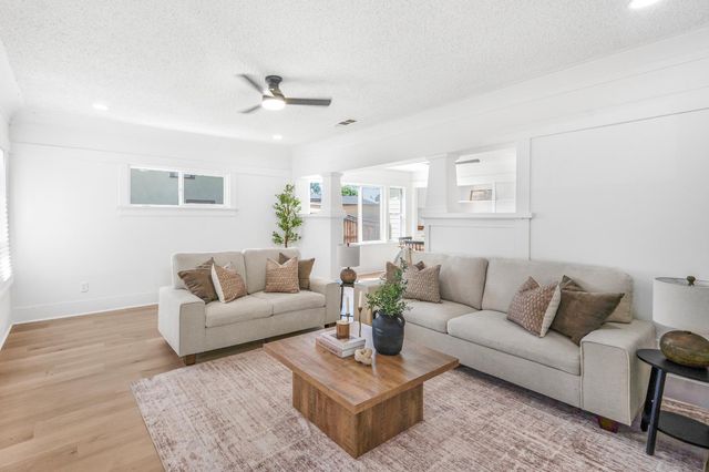 939 N Safford Avenue, Fresno, CA 93728