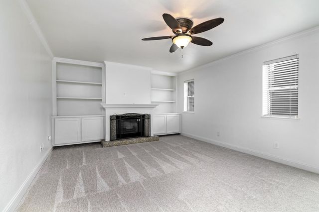 10752 N Windham Bay Circle, Fresno, CA 93730