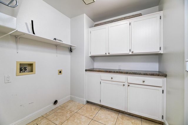 10752 N Windham Bay Circle, Fresno, CA 93730