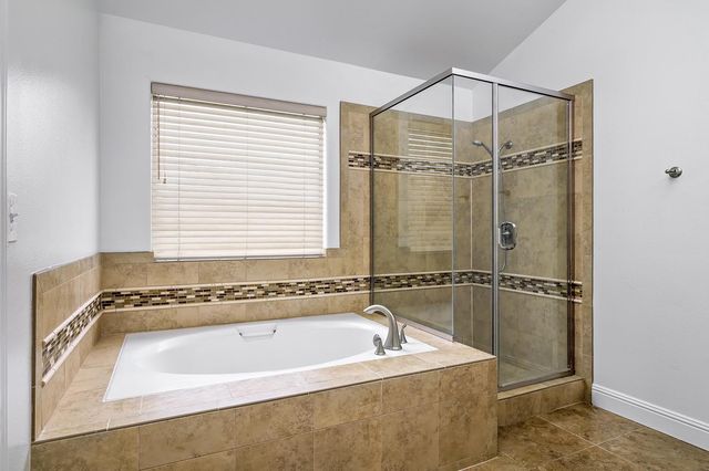 10752 N Windham Bay Circle, Fresno, CA 93730