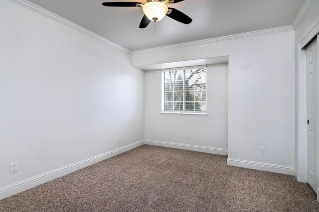 10752 N Windham Bay Circle, Fresno, CA 93730