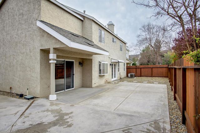 10752 N Windham Bay Circle, Fresno, CA 93730