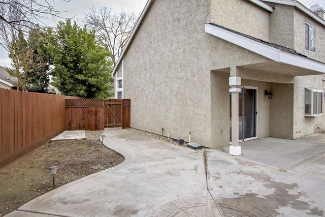 10752 N Windham Bay Circle, Fresno, CA 93730