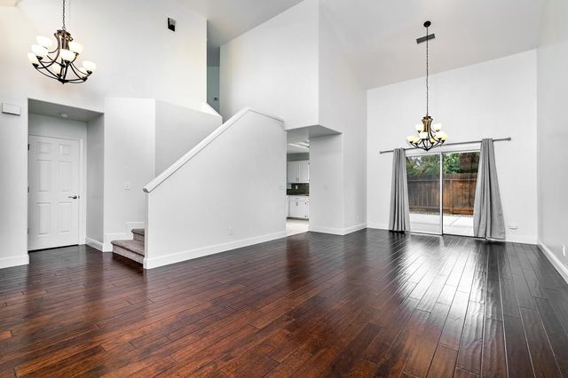 10752 N Windham Bay Circle, Fresno, CA 93730