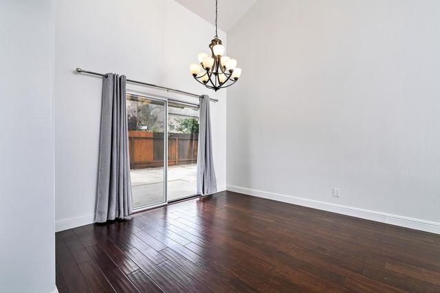 10752 N Windham Bay Circle, Fresno, CA 93730