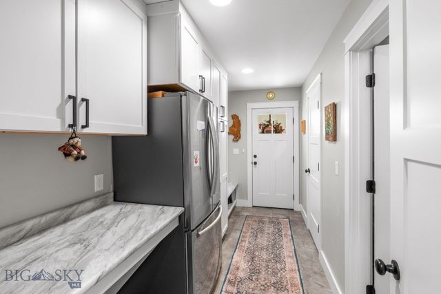 21 Hitching Post Road, Bozeman, MT 59715