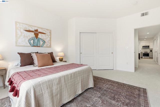 111 Saint Matthews Ave 304, San Mateo, CA 94401