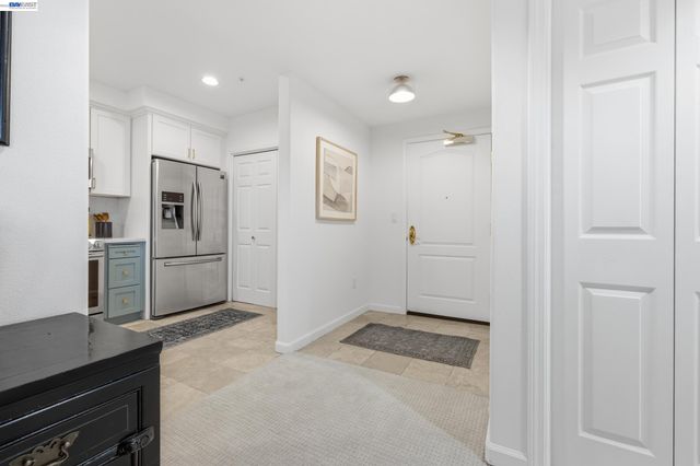 111 Saint Matthews Ave 304, San Mateo, CA 94401