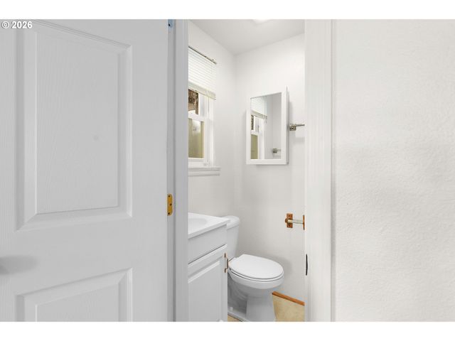 171 2ND St, Dillard, OR 97432