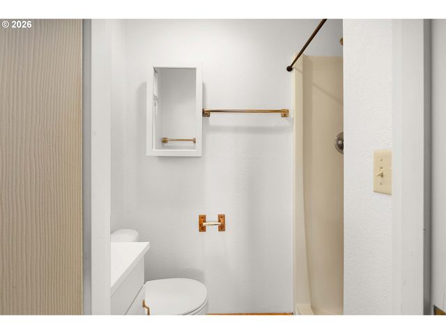 171 2ND St, Dillard, OR 97432