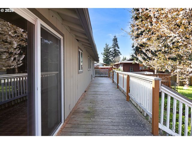 171 2ND St, Dillard, OR 97432