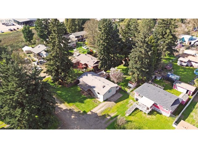 171 2ND St, Dillard, OR 97432