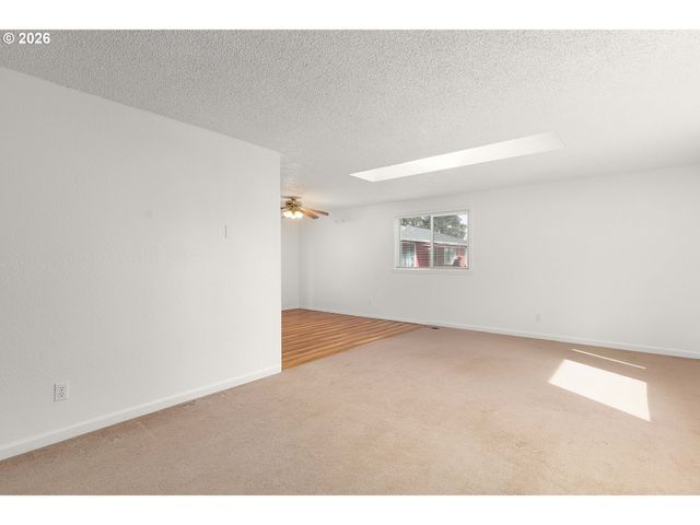 171 2ND St, Dillard, OR 97432