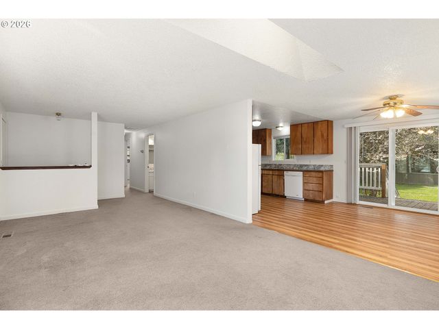 171 2ND St, Dillard, OR 97432