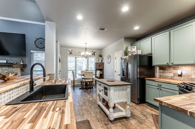 2136 Wheatstone Drive, Huntsville, TX 77340