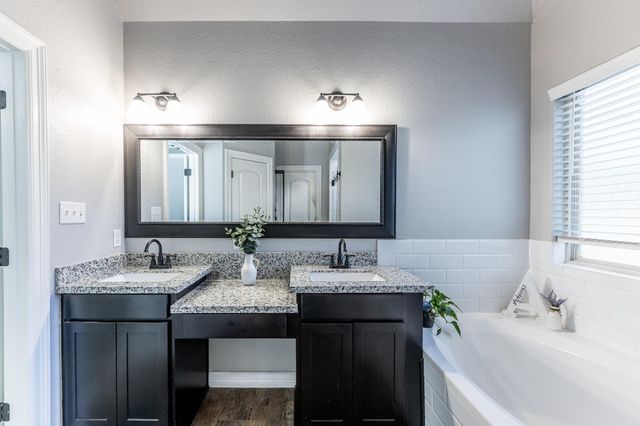 2136 Wheatstone Drive, Huntsville, TX 77340