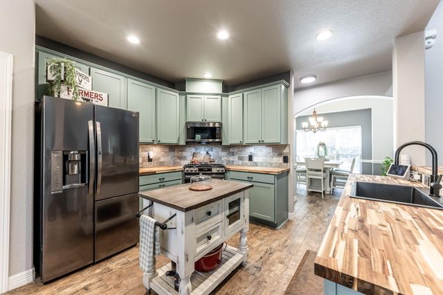 2136 Wheatstone Drive, Huntsville, TX 77340