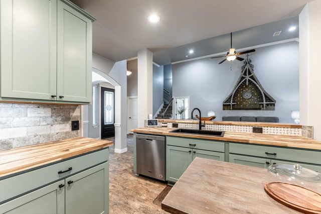 2136 Wheatstone Drive, Huntsville, TX 77340