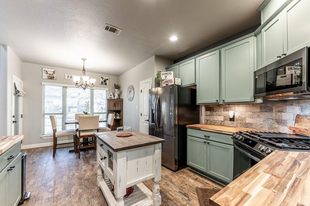 2136 Wheatstone Drive, Huntsville, TX 77340